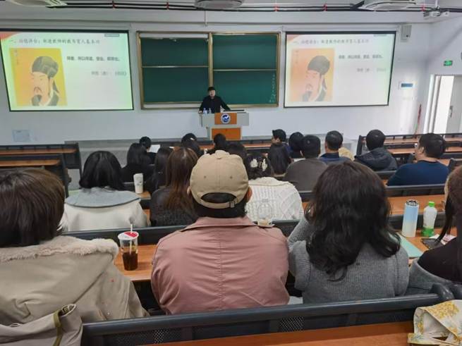 会议室里的人们AI 生成的内容可能不正确。